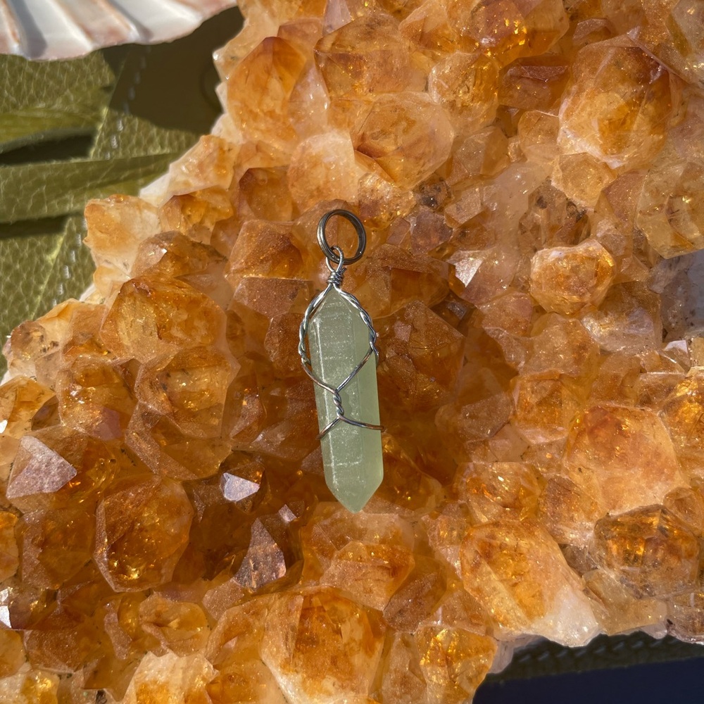 Green Aventurine Crystal Pendant - Picture 5 of 8